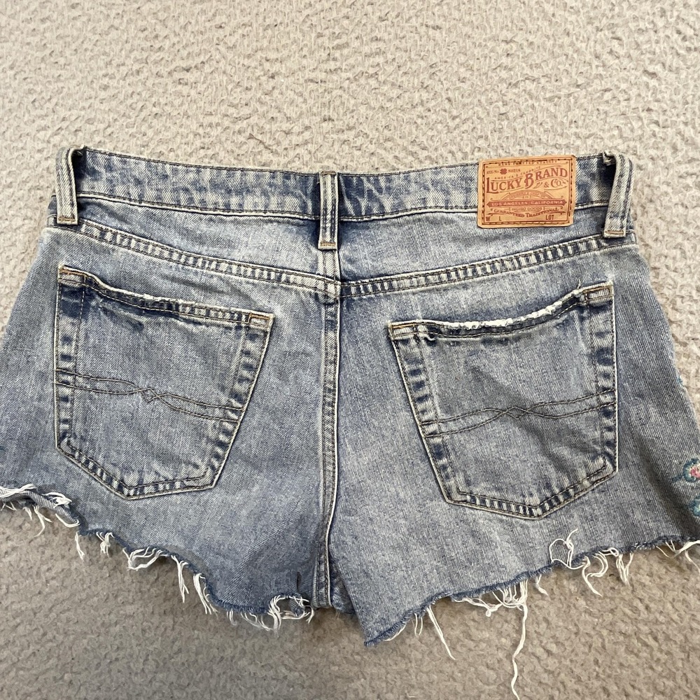 Lucky Brand Shorts Cut Off Womens 6 Blue Denim Embroidered Floral 2 Inseam - Picture 2 of 8